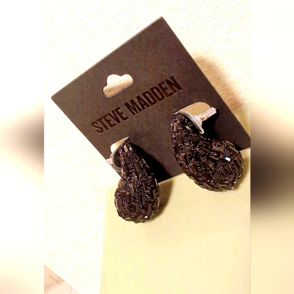 STEVE MADDEN Black TearDrop EARRINGS Woman's